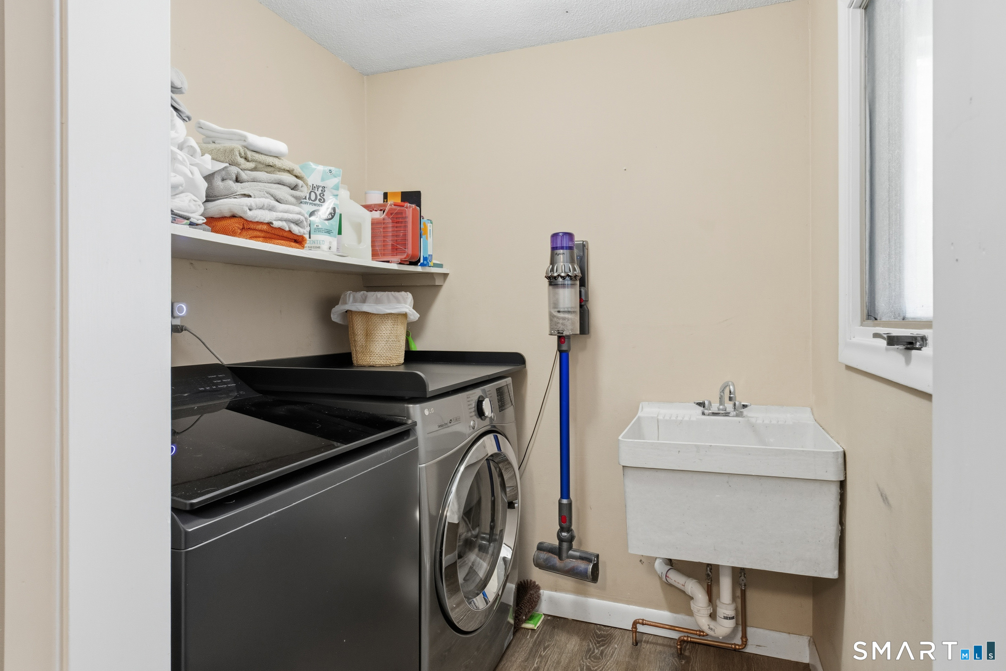 324 Old Farms Road Simsbury CT 06070