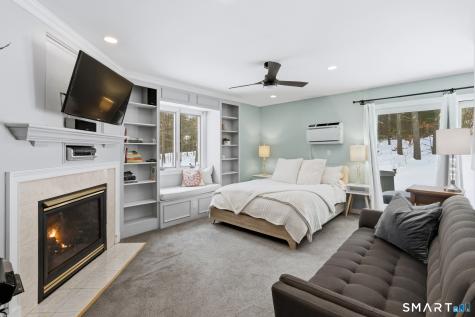 324 Old Farms Road Simsbury CT 06070