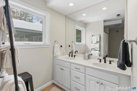 324 Old Farms Road Simsbury CT 06070