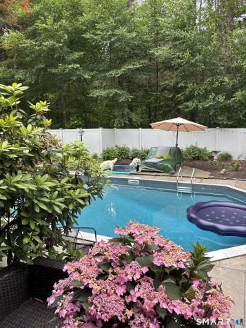 324 Old Farms Road Simsbury CT 06070