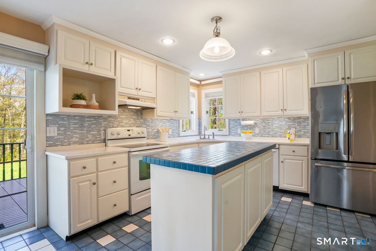 23 Rockridge Terrace Prospect CT 06712