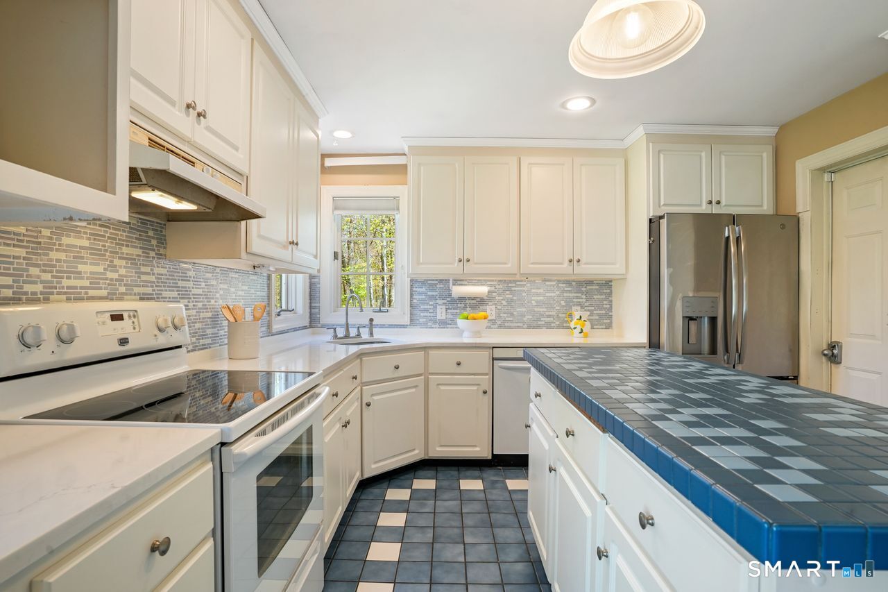 23 Rockridge Terrace Prospect CT 06712