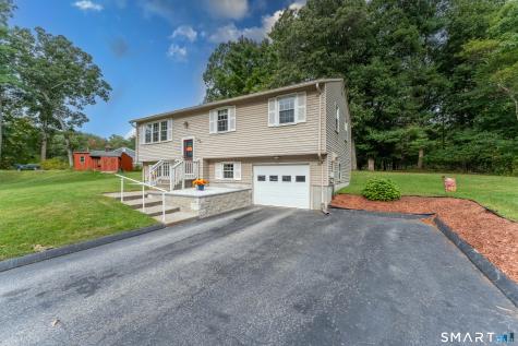31 Saint Peters Court Putnam CT 06260