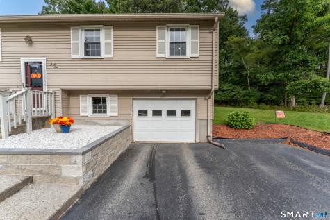 31 Saint Peters Court Putnam CT 06260