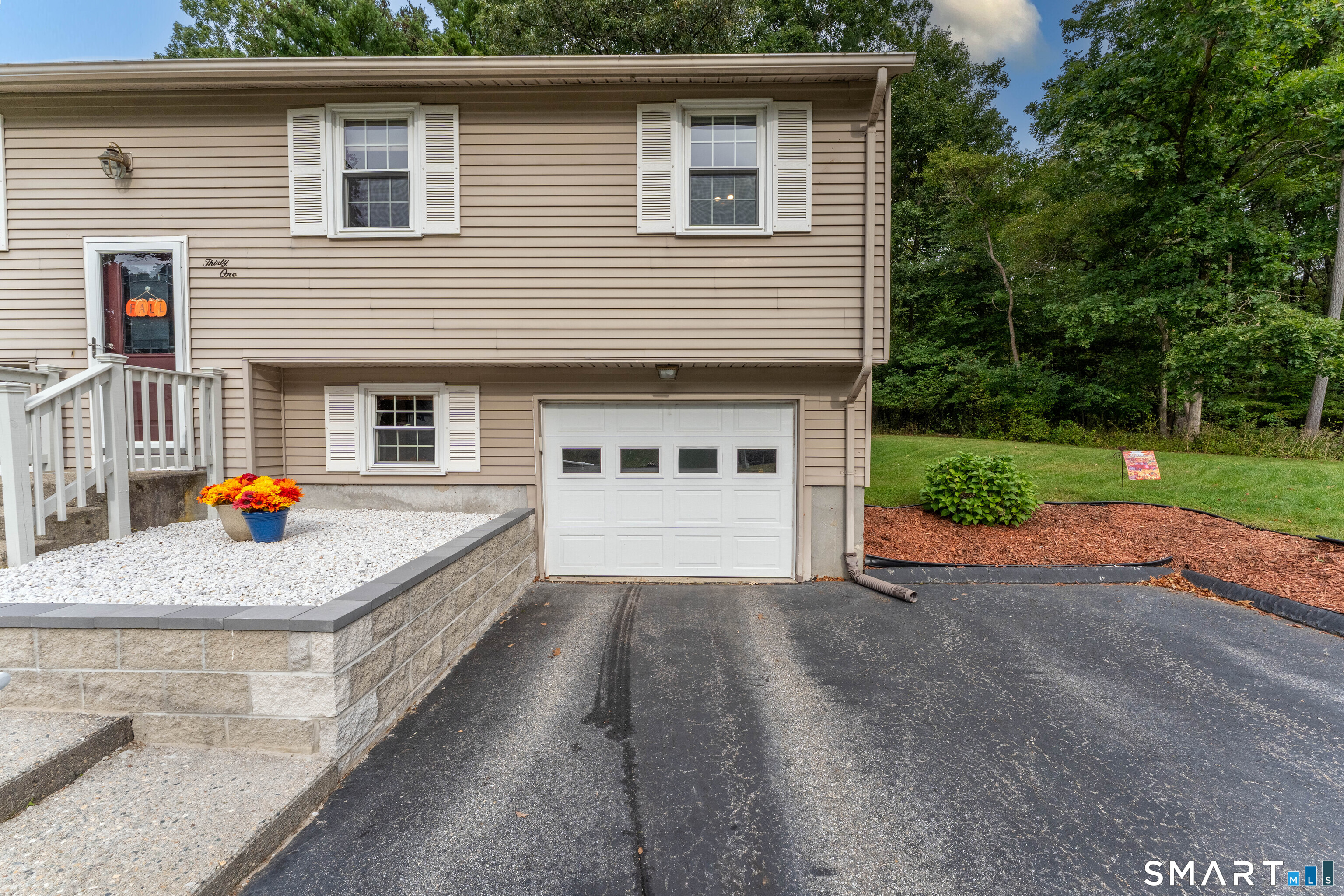 31 Saint Peters Court Putnam CT 06260
