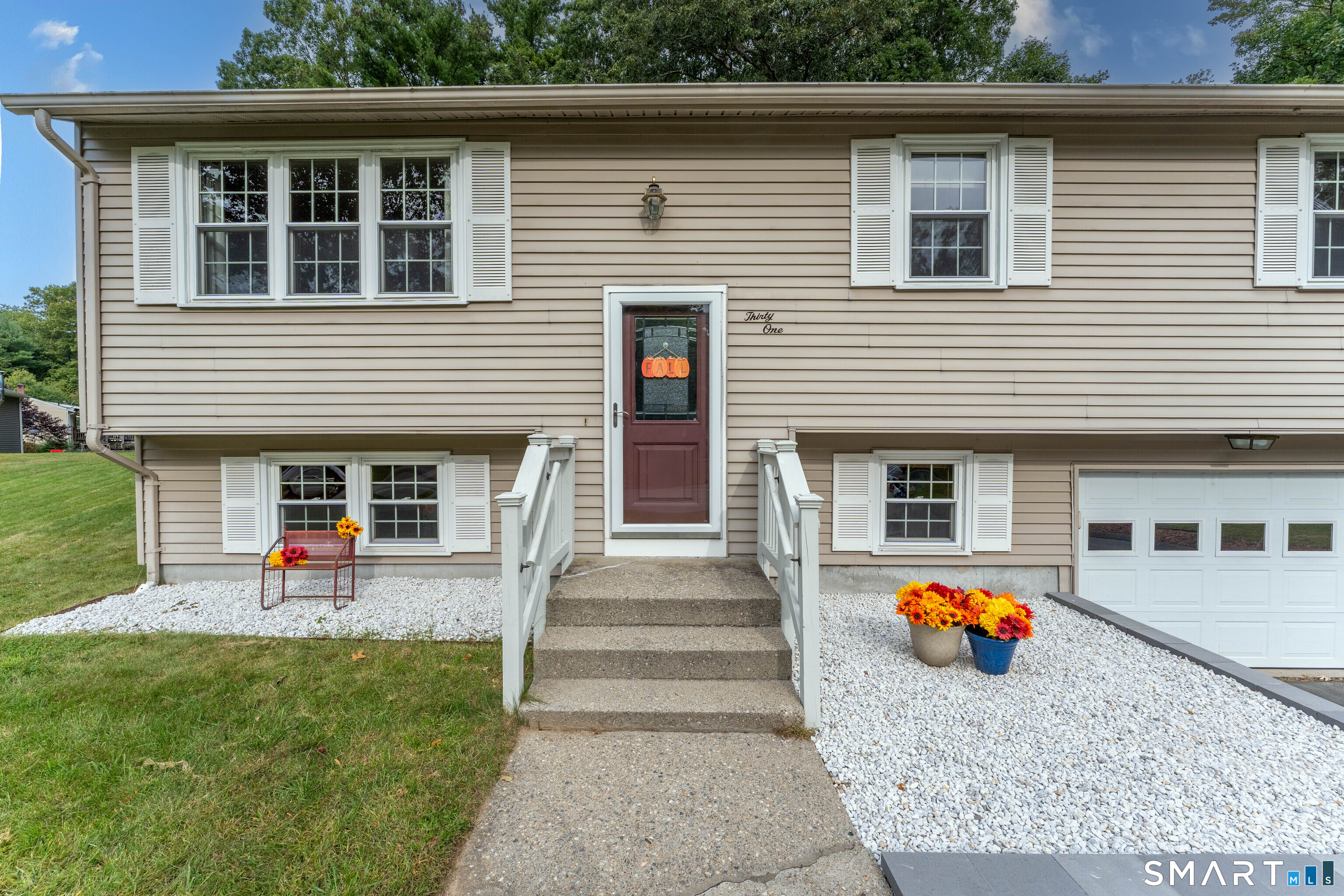 31 Saint Peters Court Putnam CT 06260