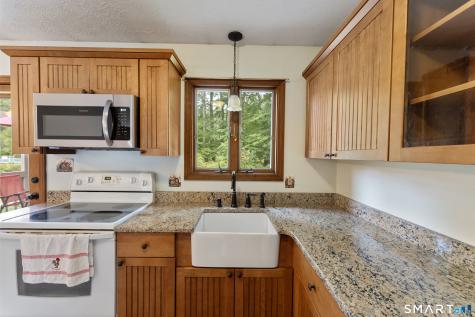 31 Saint Peters Court Putnam CT 06260