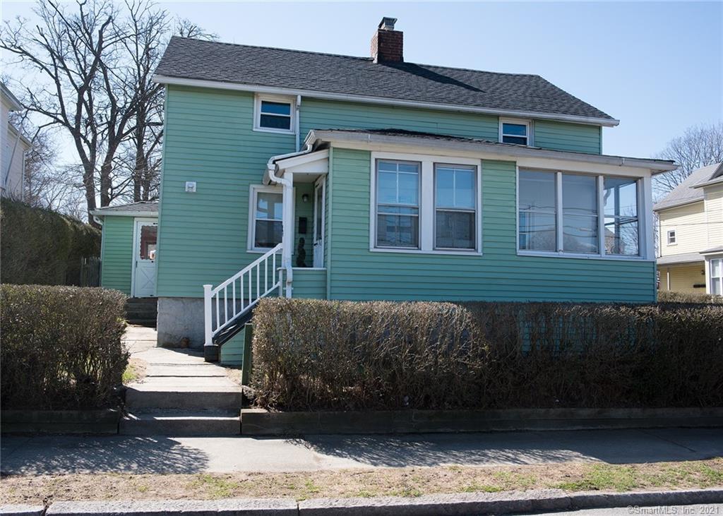 24 Lincoln Avenue New London CT 06320