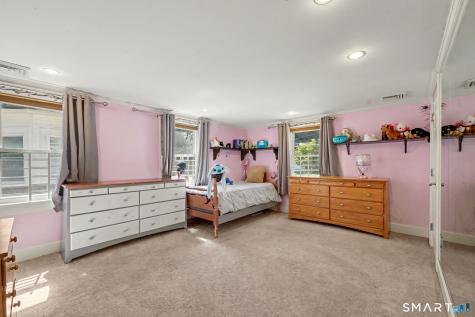 215 Knickerbocker Avenue Stamford CT 06907