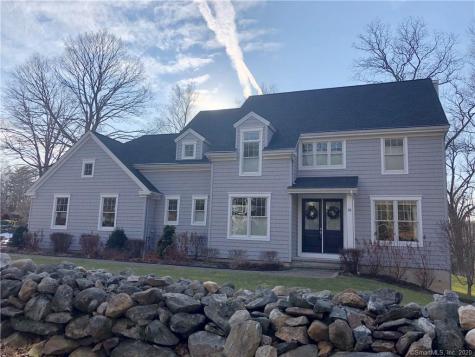 51 Smith Road Avon CT 06001