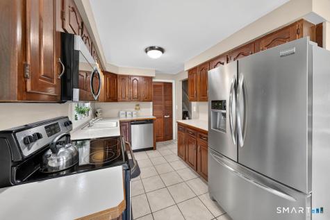2 Batt Lane East Haven CT 06513