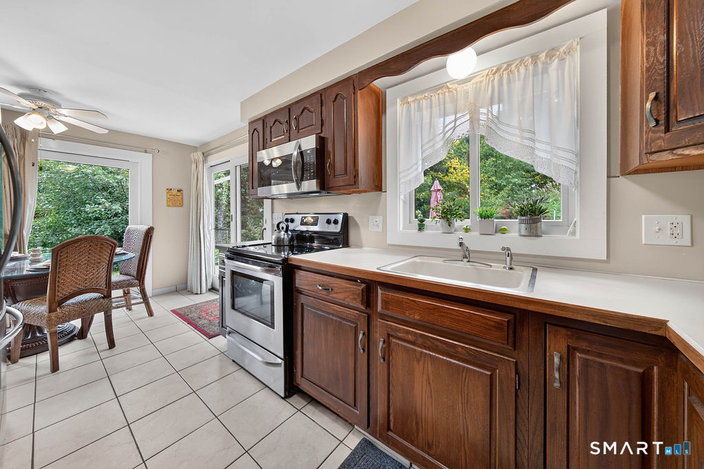 2 Batt Lane East Haven CT 06513
