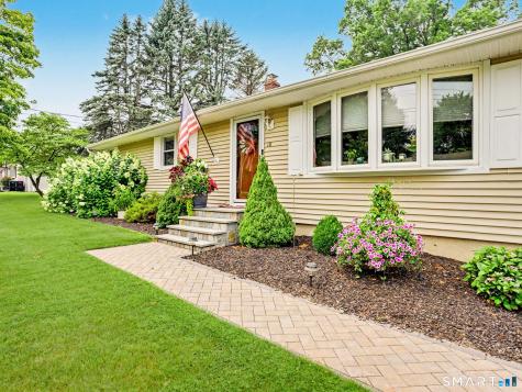 10 Macarthur Road Trumbull CT 06611