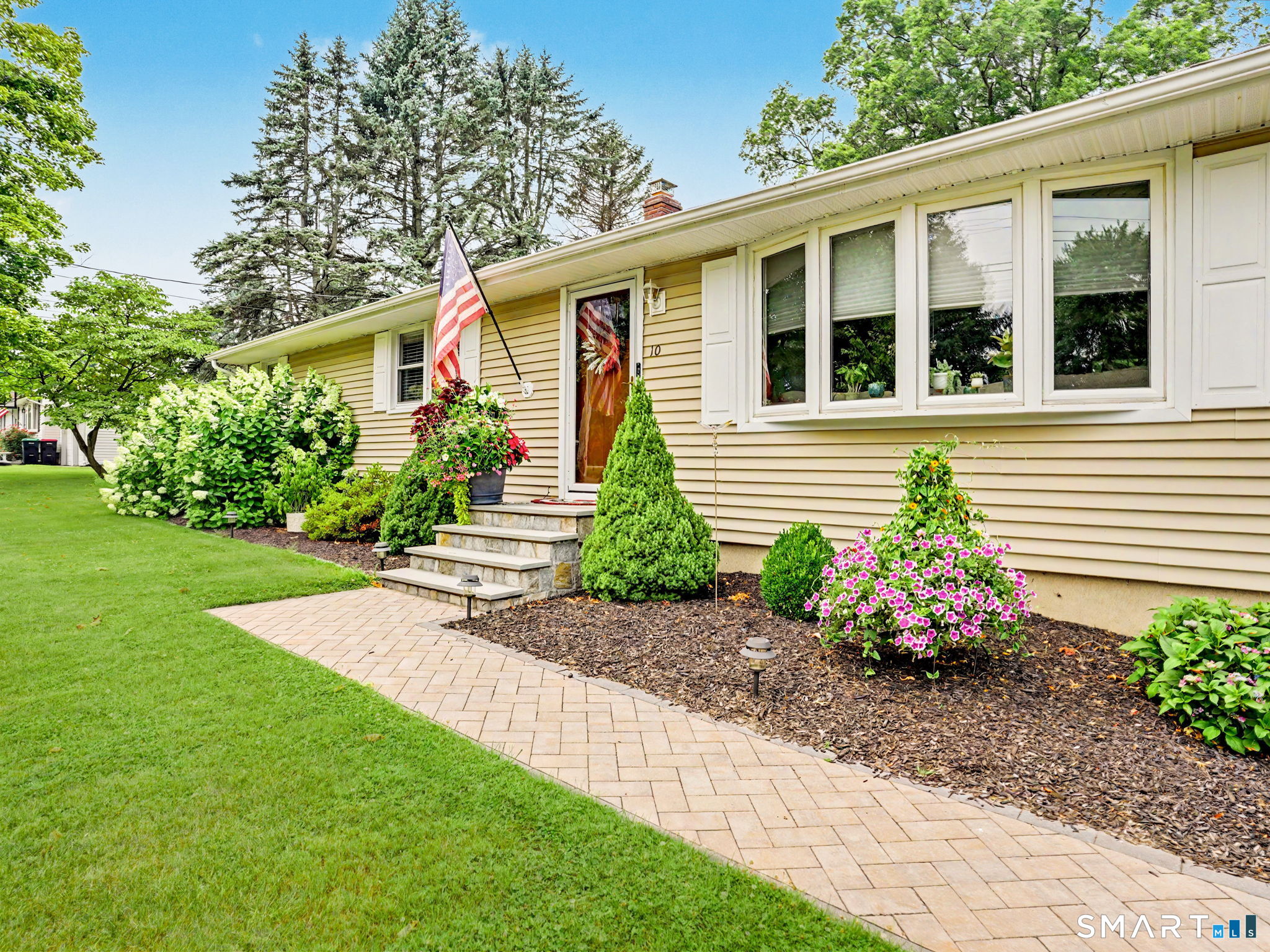 10 Macarthur Road Trumbull CT 06611