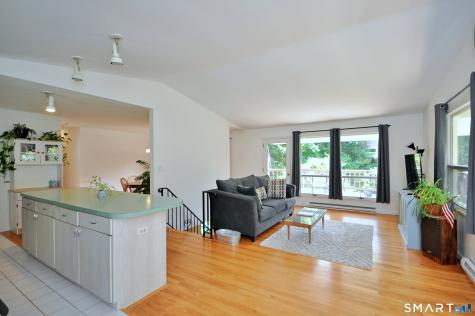 21 Carriage Lane Roxbury CT 06783