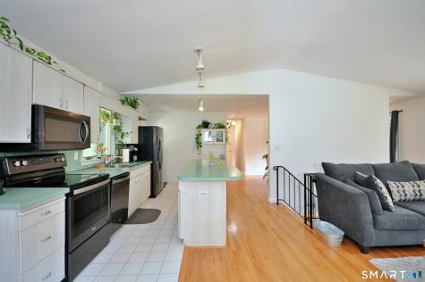 21 Carriage Lane Roxbury CT 06783