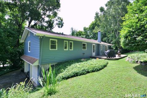 21 Carriage Lane Roxbury CT 06783