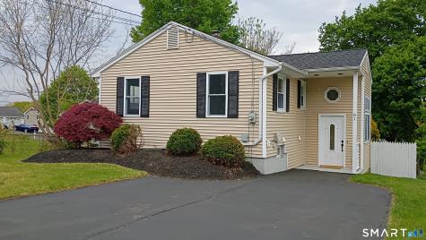61 Ridgefield Street Meriden CT 06450
