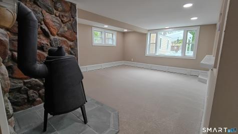 61 Ridgefield Street Meriden CT 06450