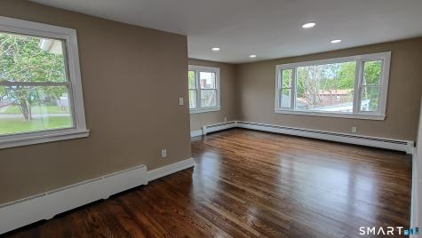 61 Ridgefield Street Meriden CT 06450