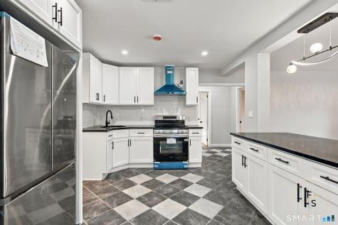 87 Oxford Drive East Hartford CT 06118
