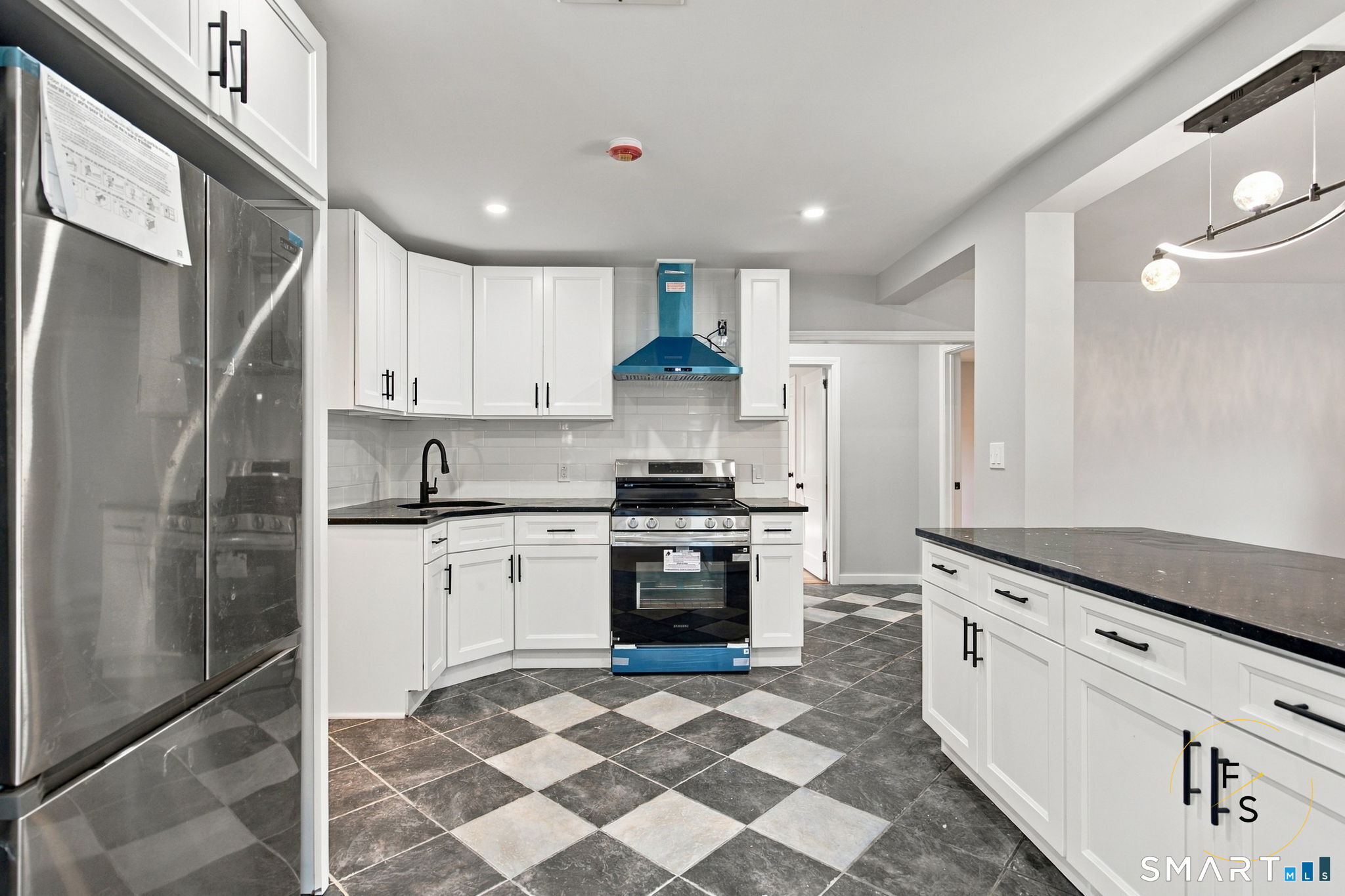 87 Oxford Drive East Hartford CT 06118