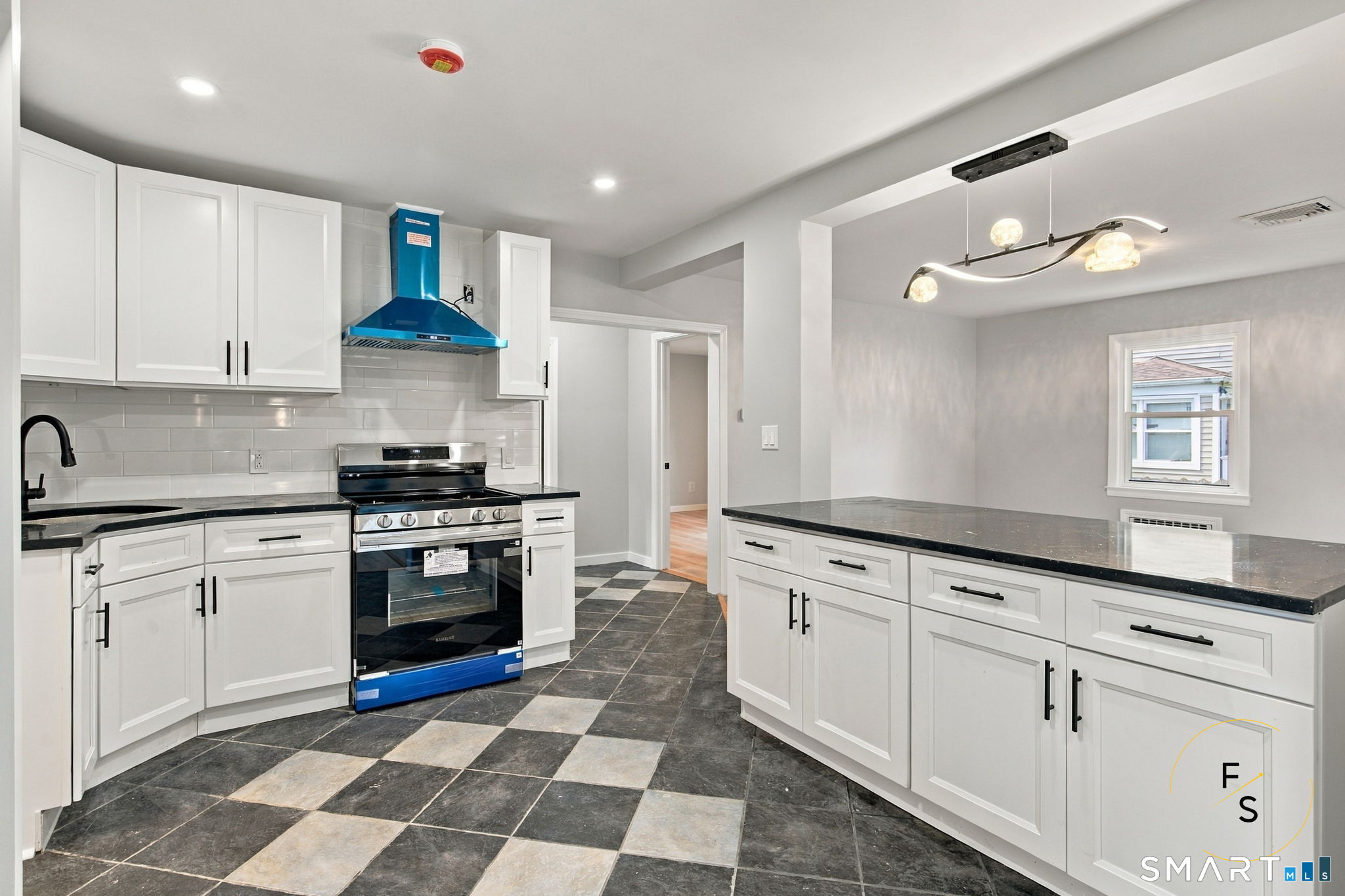 87 Oxford Drive East Hartford CT 06118