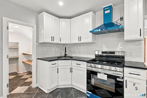 87 Oxford Drive East Hartford CT 06118