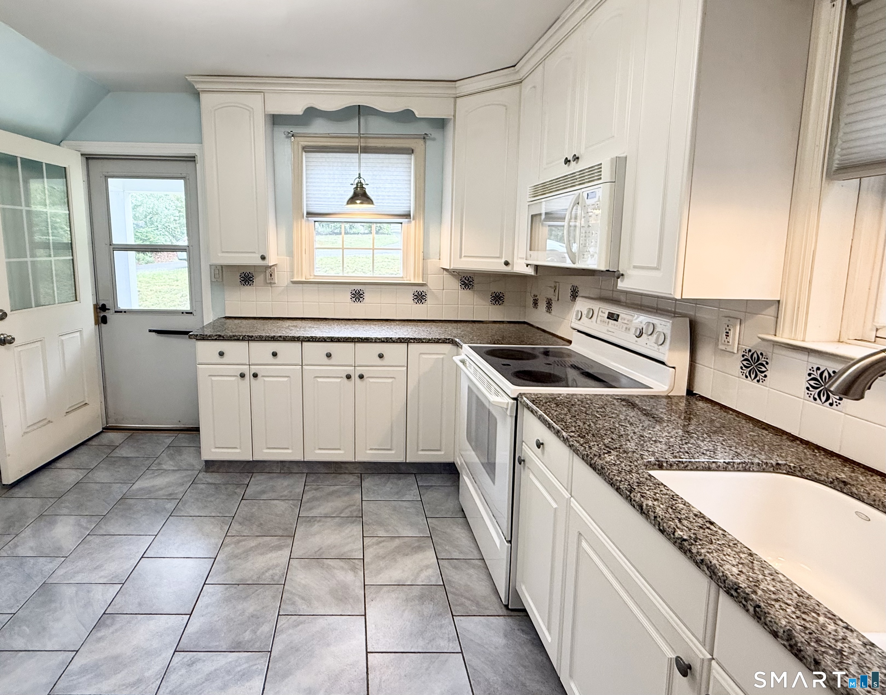 5 Knollwood East Terrace Shelton CT 06484