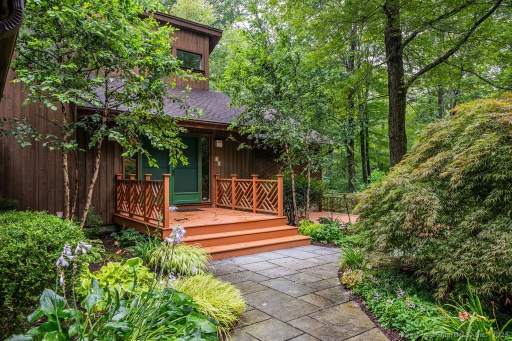 32 Plumb Brook Road Woodbury CT 06798