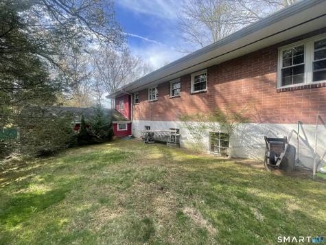 102 West Bridge Street Deep River CT 06417