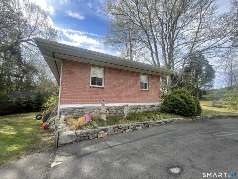102 West Bridge Street Deep River CT 06417