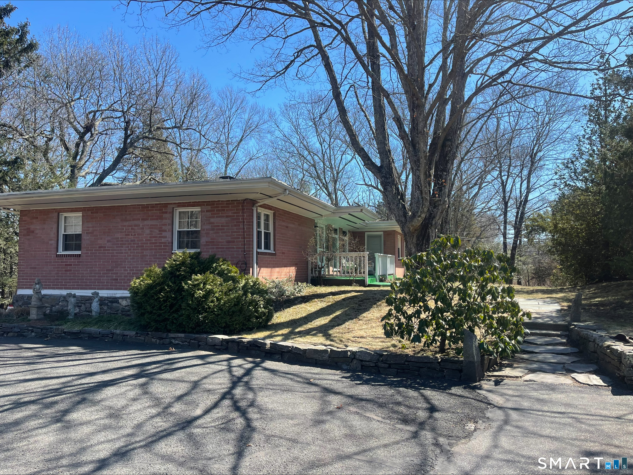 102 West Bridge Street Deep River CT 06417