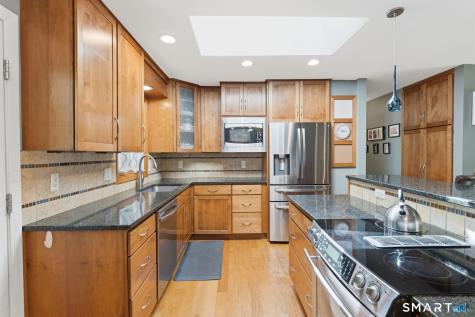 18 Old Black Point Road East Lyme CT 06357