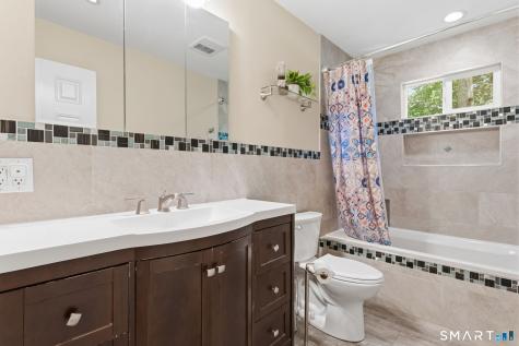 18 Old Black Point Road East Lyme CT 06357