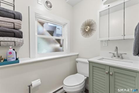 18 Old Black Point Road East Lyme CT 06357