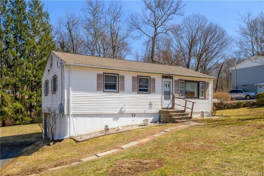 13 Forest Hills Drive New Fairfield CT 06812