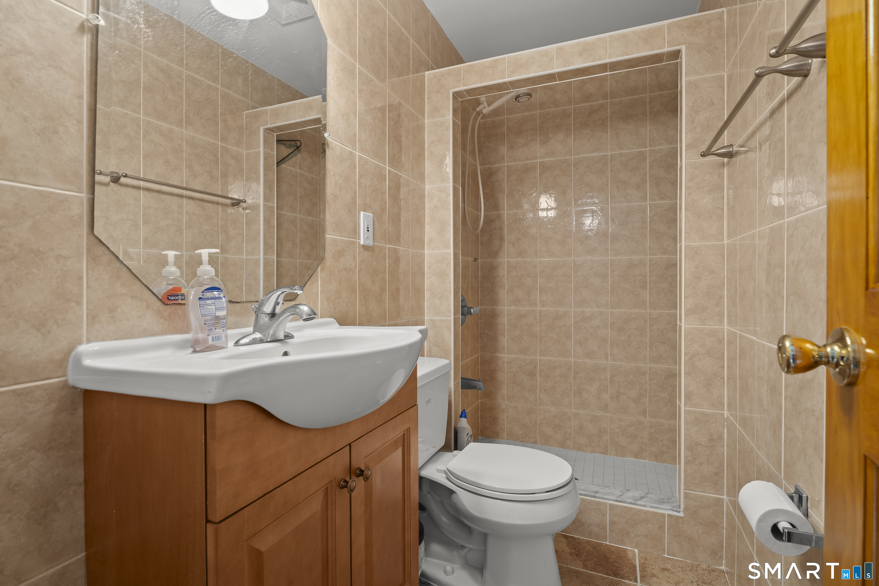 28 Lucas Park Road Norwich CT 06360