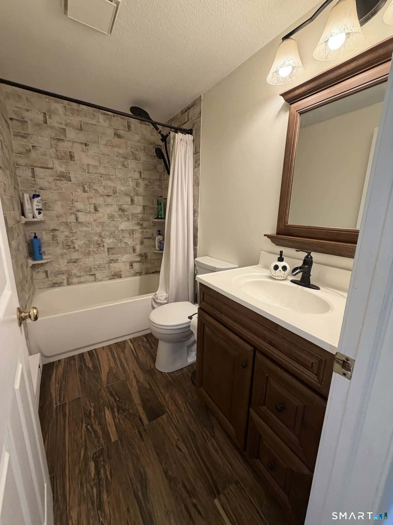 8 Plainview Drive Plainfield CT 06374
