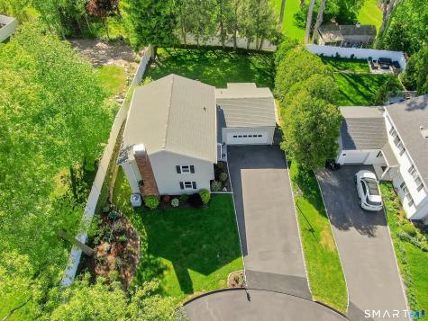 35 Hampton Lane Stamford CT 06903