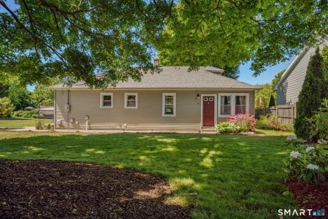 17 Lathrop Road Montville CT 06382