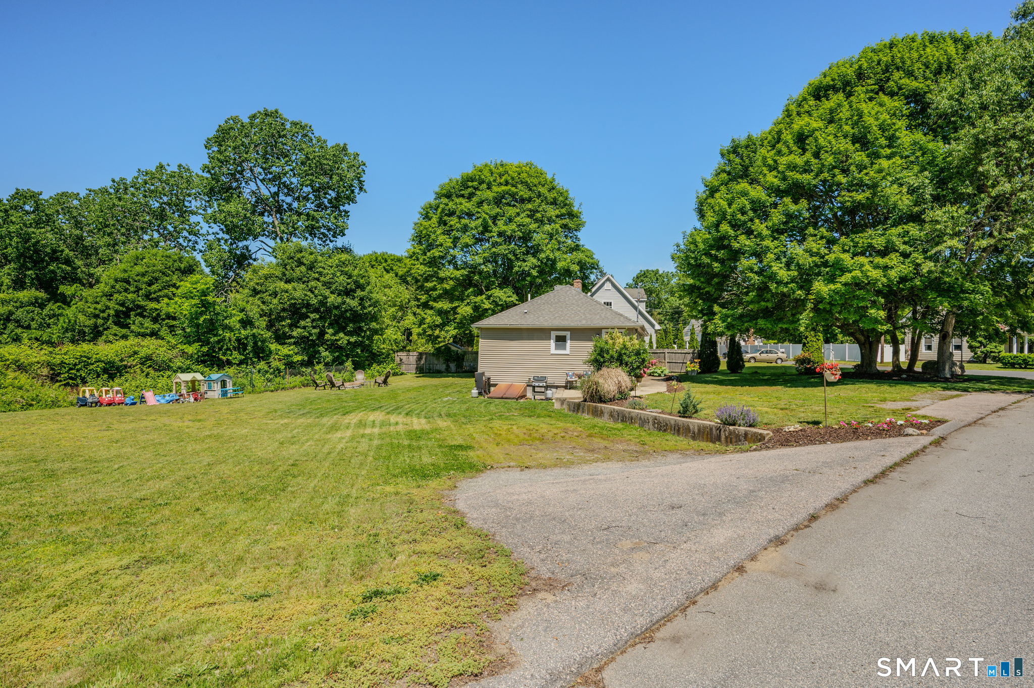 17 Lathrop Road Montville CT 06382
