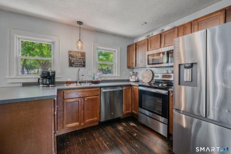 17 Lathrop Road Montville CT 06382
