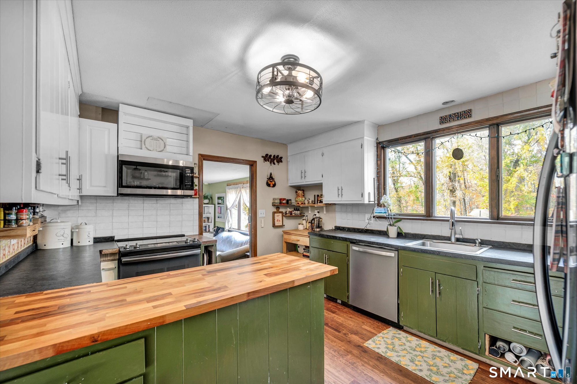 103 West Mountain Road Canton CT 06019