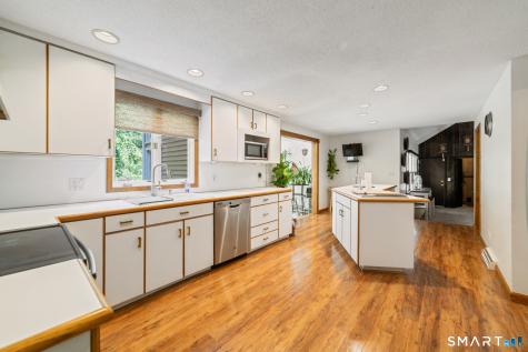 100 Blue Trail Hamden CT 06518