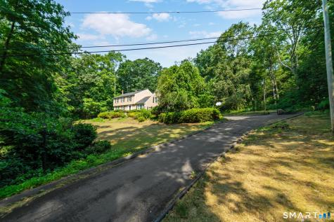 100 Blue Trail Hamden CT 06518