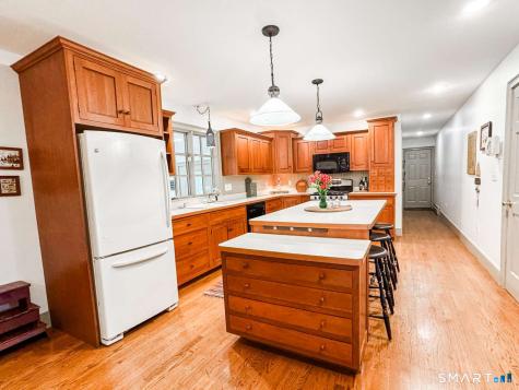 276 Stratton Brook Road Simsbury CT 06092