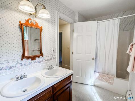 276 Stratton Brook Road Simsbury CT 06092