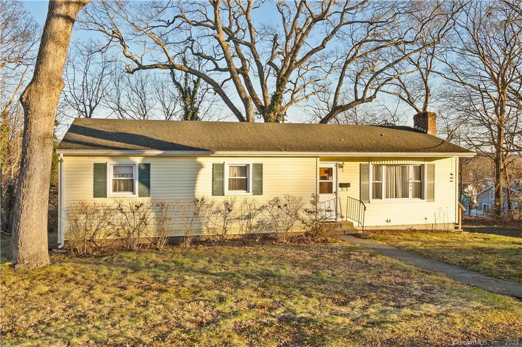 14 Commodore Street Norwich CT 06360