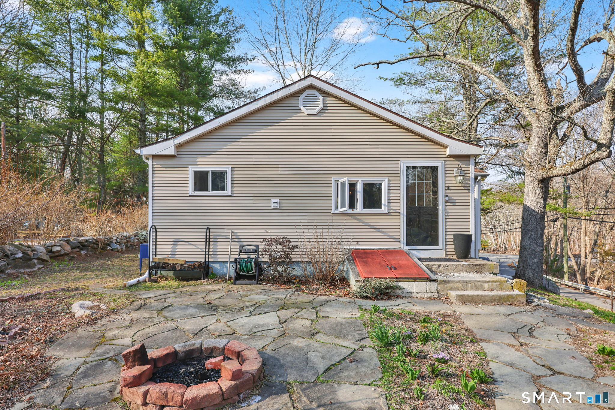 4 Whalehead Road Ledyard CT 06335